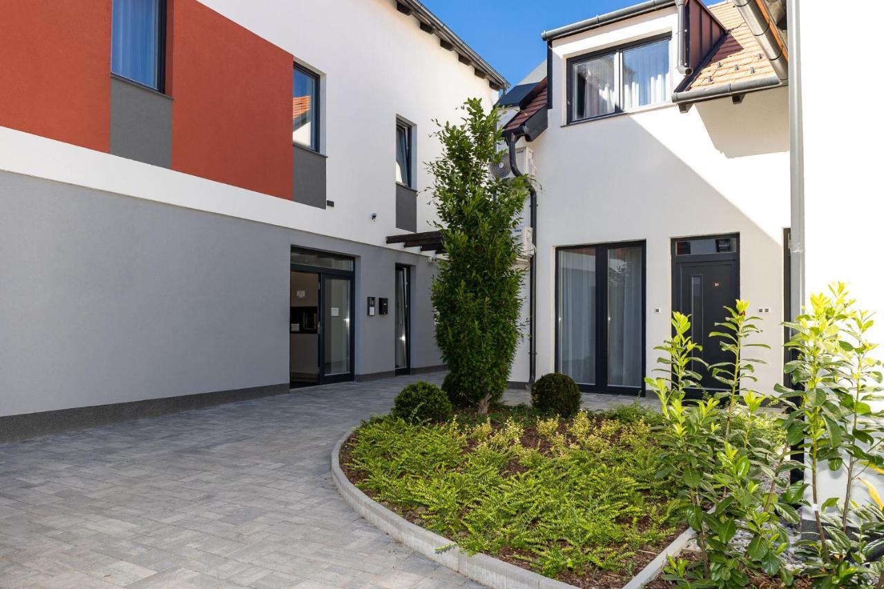 Dotis Apartman 터터 외부 사진