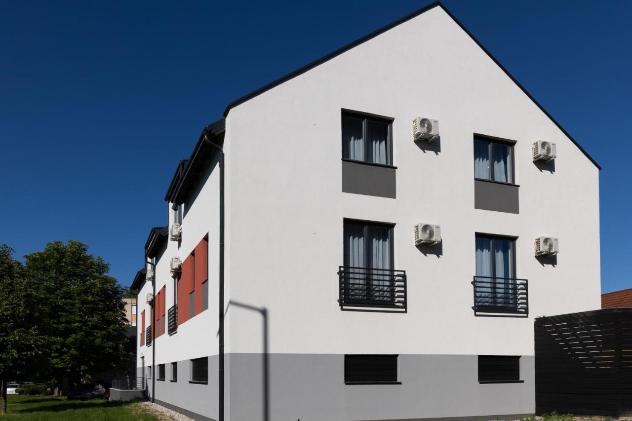 Dotis Apartman 터터 외부 사진